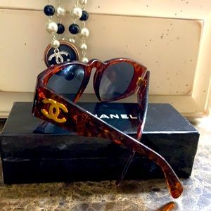 CHANEL PARIS SUN GLASSES!